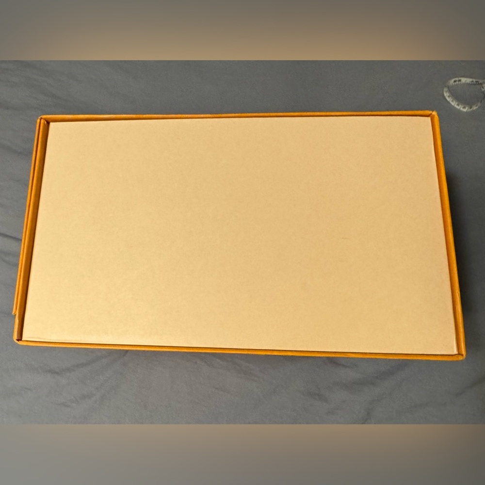 Louis Vuitton Large Box - Picture 10 of 13